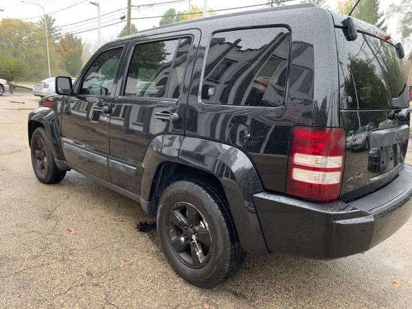 2009 Jeep Liberty 4x4 Clean! - cars & trucks - by dealer - vehicle... for sale in Elgin, IL – photo 2