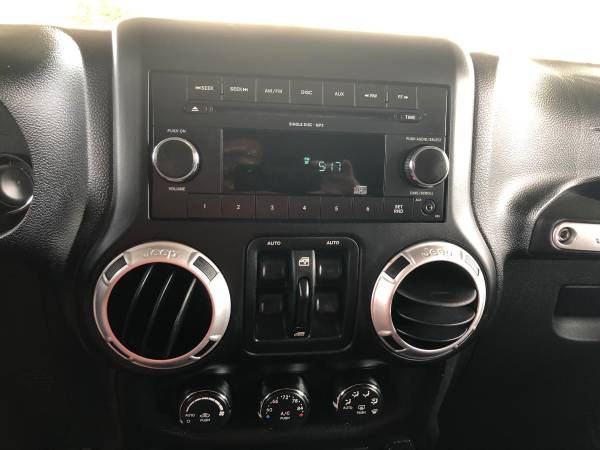 2011 JEEP WRANGLER SAHARA UNLIMITED for sale in Greenfield, IN – photo 15