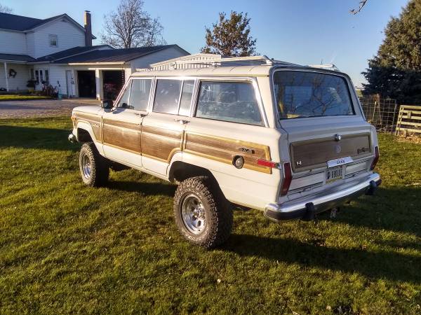 1988 Jeep Grand Wagoneer - cars & trucks - by owner - vehicle... for sale in Chalmers, IN – photo 5