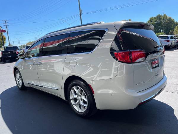 2017 Chrysler Pacifica Limited 4dr Mini Van - CALL/TEXT TODAY! for sale in Charlotte, NC – photo 5