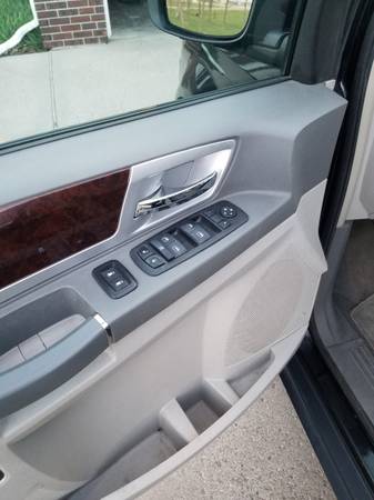 2010 Chrysler Town & Country (touring) for sale in Fargo, ND – photo 12