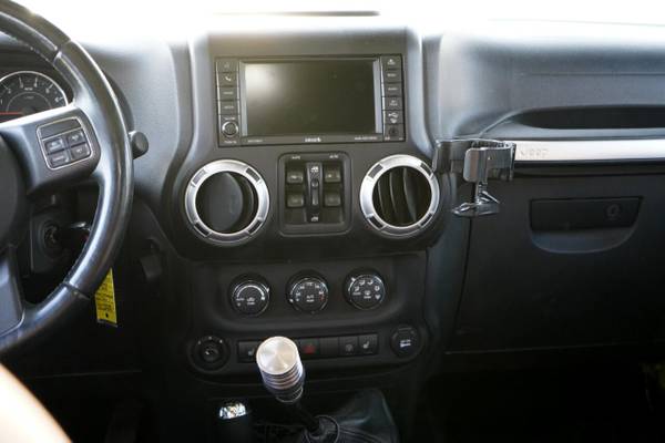 13 Jeep Wrangler Sahara Unlimited 4WD, 6-spd, htd, seats 168k - cars for sale in Minnetonka, MN – photo 17