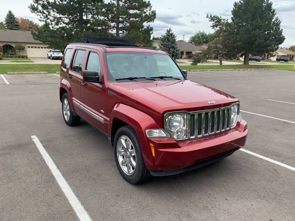 2012 JEEP LIBERTY SPORT LATITUDE 4X4 68k miles fully loaded leather... for sale in Detroit, MI – photo 2