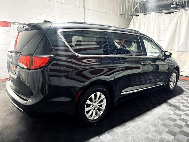 2017 Chrysler Pacifica Touring-L for sale in Bethlehem, PA – photo 4