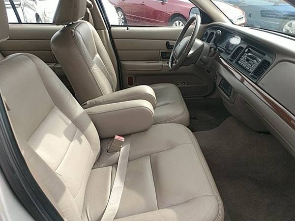 2003 Ford Crown Victoria LX for sale in Greenfield, WI – photo 6