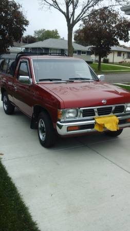 1994 nissan pickup xe no rust - cars & trucks - by owner - vehicle... for sale in milwaukee, WI – photo 2