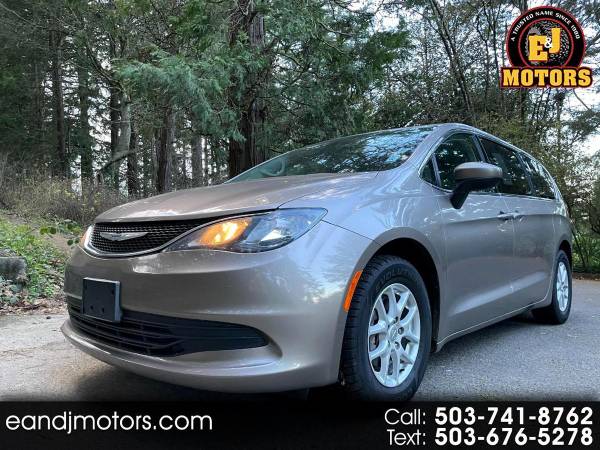 2018 Chrysler Pacifica Touring FWD - cars & trucks - by dealer -... for sale in Portland, OR