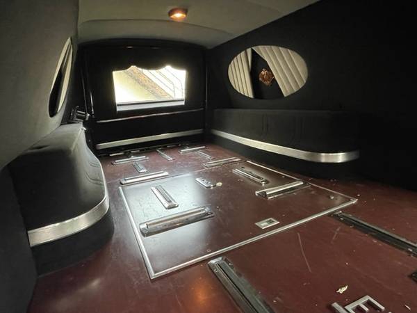 2005 Cadillac Hearse for Sale for sale in Columbus, OH – photo 8