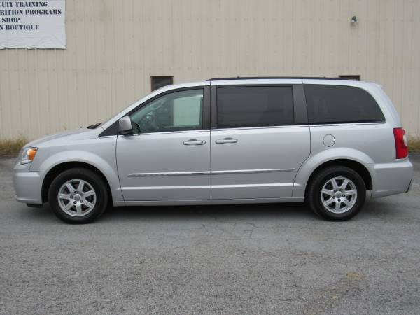 ** 2012 CHRYSLER TOWN & COUNTRY ** for sale in Fort Oglethorpe, TN – photo 2