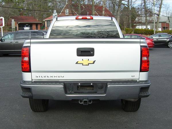 ► 2017 CHEVROLET SILVERADO LT DOUBLE CAB 4x4 PICKUP w/ ONLY 39k... for sale in Feeding Hills, CT – photo 4