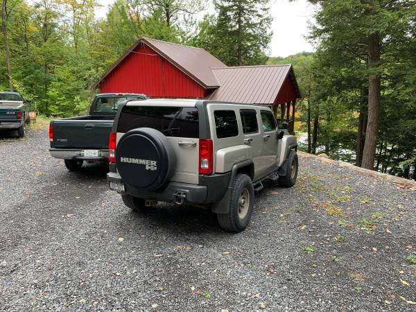 2008 GMC Hummer H3 - cars & trucks - by owner - vehicle automotive... for sale in Sterling, NY – photo 3