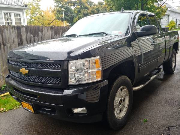 Black Chevrolet Silverado 1500 Z71, 4x4, Extended cab for sale in East Aurora, NY – photo 2