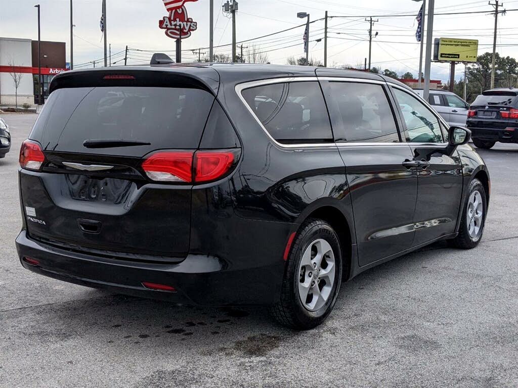 2017 Chrysler Pacifica LX FWD for sale in Jacksonville, NC – photo 2