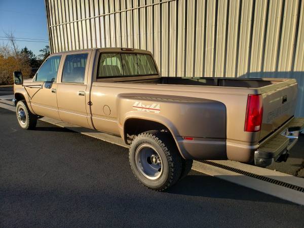 Chevrolet 1 Ton 4x4 Crew Cab Dually Very Low Miles - cars & trucks -... for sale in Bend, OR – photo 2
