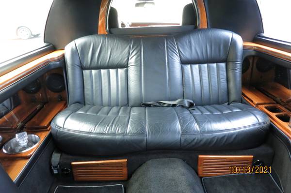 2005 Lincoln Town Car-EXECUTIVE LIMO - - by dealer for sale in Collingswood, NJ – photo 16