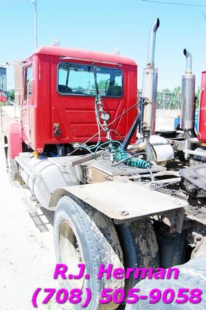 2007 CHN613 Tandem Axle Daycab Tractor for sale in Willow Springs, IL – photo 6