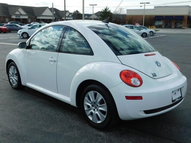 2009 Volkswagen New Beetle 2.5 for sale in Fishers, IN – photo 5