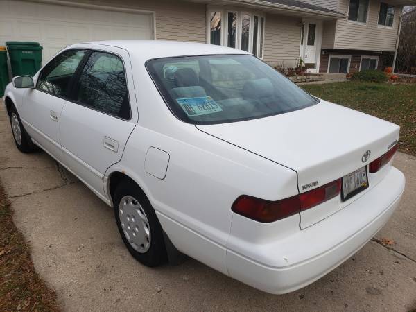 1998 Toyota Camry - cars & trucks - by owner - vehicle automotive sale for sale in Buffalo Grove, IL – photo 3