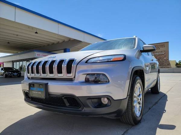 2016 Jeep Cherokee Latitude Sport Utility 4D suv SILVER - cars & for sale in El Paso, TX – photo 3