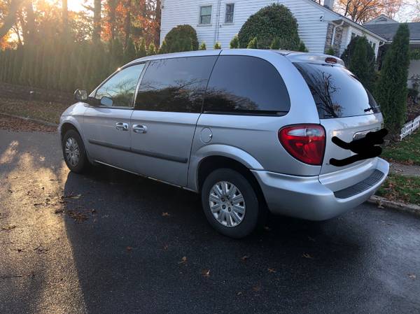 !! 2005 Chrysler Town and Country, *1 Owner*, DVD TV, Clean Carfax... for sale in Clifton, NY – photo 2