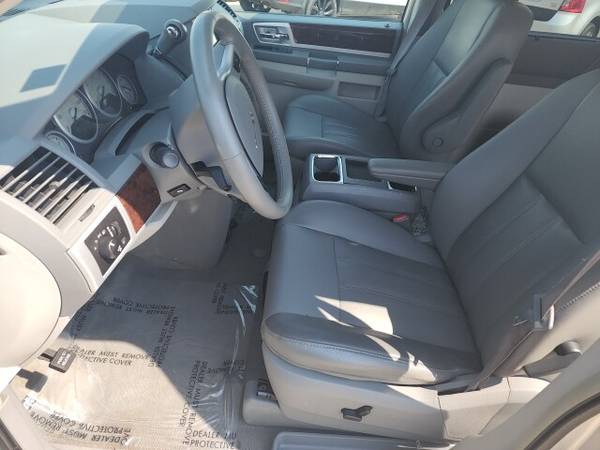 2010 Chrysler Town & Country Touring - - by dealer for sale in Boone, IA – photo 14