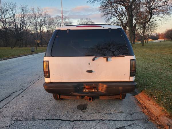 2002 Ford Expedition 4WD - cars & trucks - by owner - vehicle... for sale in milwaukee, WI – photo 4