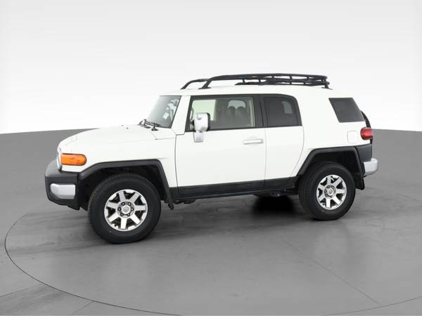 2014 Toyota FJ Cruiser Sport Utility 2D suv White - FINANCE ONLINE -... for sale in Akron, OH – photo 4
