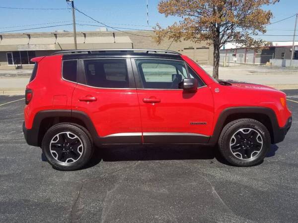 2016 Jeep Renegade Trailhawk 4X4 - Leather & Loaded! - cars & for sale in Tulsa, OK – photo 2