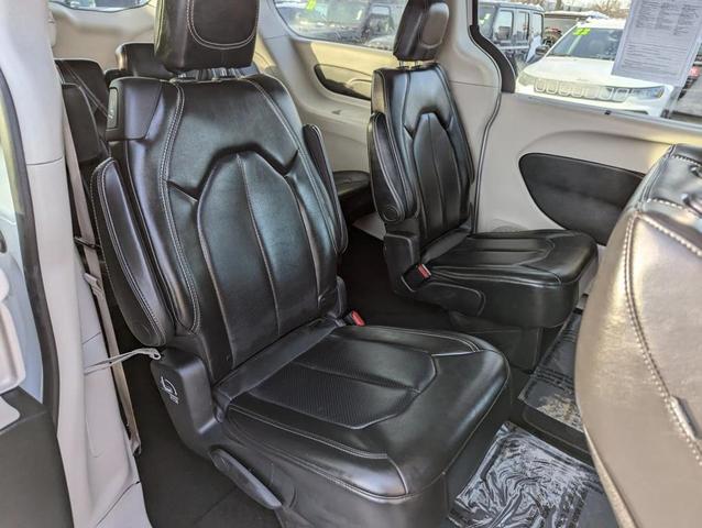 2020 Chrysler Voyager LXI for sale in Waterloo, IA – photo 23