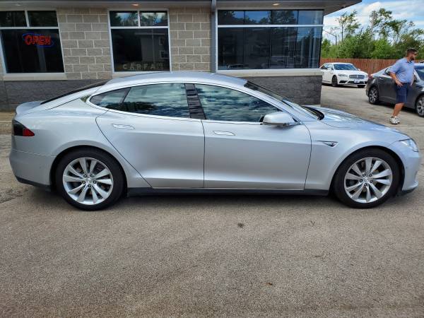 2015 Tesla Model S 85D AWD. Auto Pilot. 17" Touchscreen. Must SEE!!!... for sale in Marion, IA – photo 8