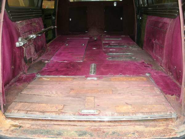 1947 Cadillac hearse/ambulance,barn find,original paint,3 on the tree for sale in Mount Pleasant, PA – photo 8