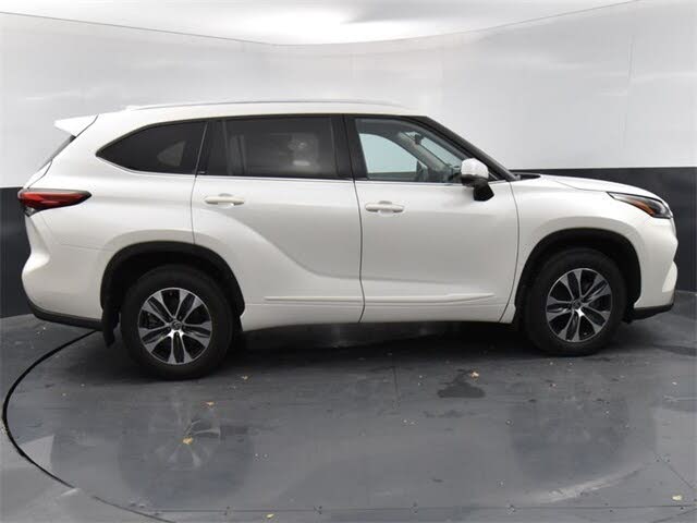 2021 Toyota Highlander XLE AWD for sale in Columbia, MO – photo 3