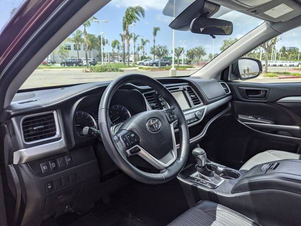 2018 Toyota Highlander LE Plus SKU: JS275326 SUV - - by for sale in Irvine, CA – photo 11