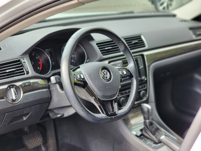 2017 Volkswagen Passat 1.8T SE for sale in Other, NJ – photo 31