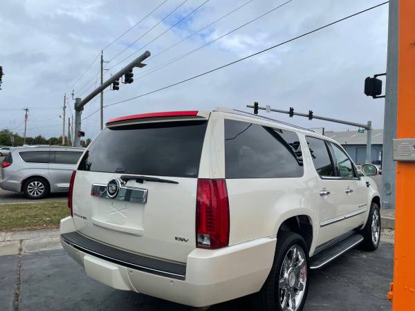 2007 CADILLAC ESCALADE 160kmiles 9500 for sale in Fort Myers, FL – photo 5