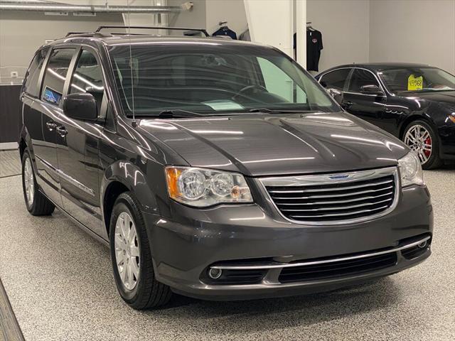 2016 Chrysler Town & Country Touring for sale in Grand Rapids, MI – photo 2