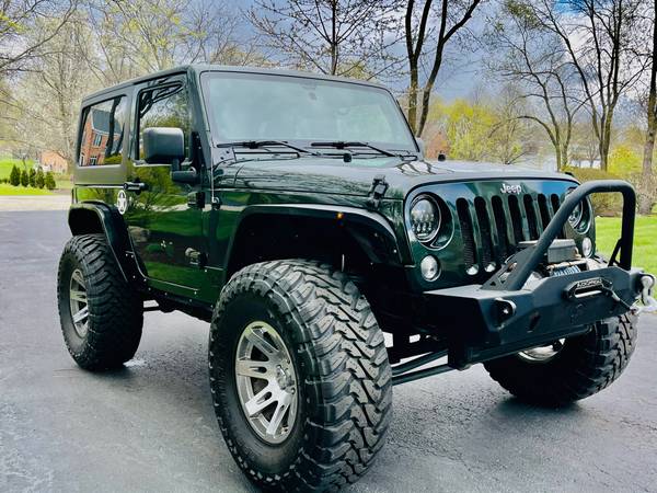 2011 Jeep Wrangler 4WD 2dr Sahara HardTop for sale in Libertyville, IL – photo 12