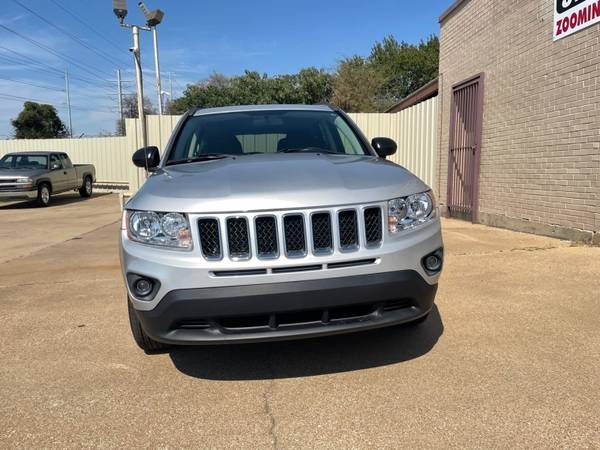 2011 Jeep Compass FWD 4dr - - by dealer - vehicle for sale in Fort Worth, TX – photo 5