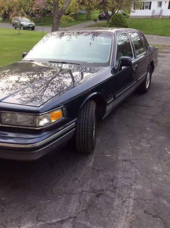 1997 Lincoln Town Car Signature for sale in Amherst, MA – photo 2