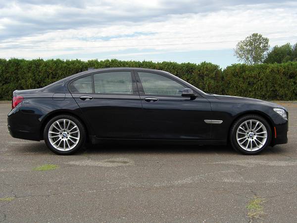★ 2014 BMW 750ix M SPORT - AWD, NAVI, SUNROOF, HTD LEATHER, 19"... for sale in East Windsor, MA – photo 2