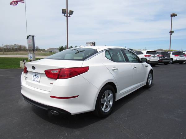 2015 Kia Optima LX Excellent Used Car For Sale for sale in Sheboygan Falls, WI – photo 4
