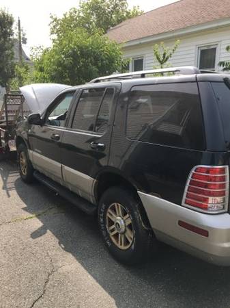 2002 mercury mountaineer for sale in Indian Orchard, MA – photo 2