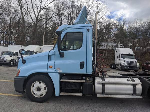 2013 FREIGHTLINER CASCADIA TANDEM DAY CAB DD-15 455 HP 10 SPD MANUAL... for sale in Wappingers Falls, IN – photo 13