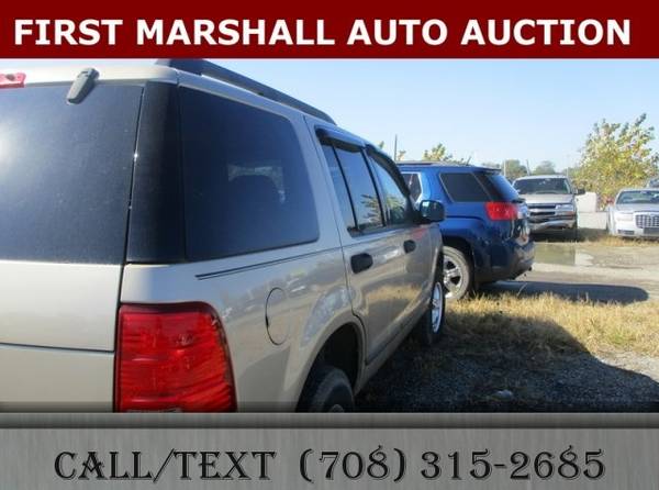 2005 Ford Explorer XLS - First Marshall Auto Auction for sale in Harvey, IL – photo 2