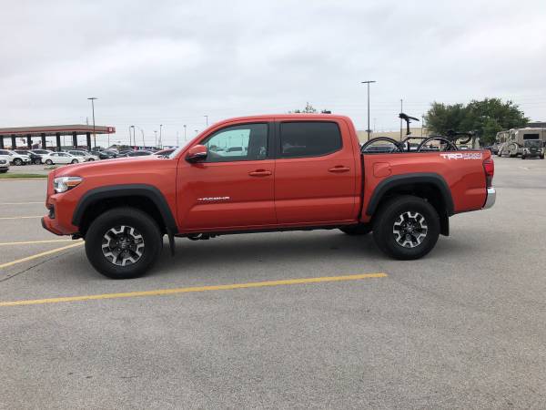2018 Toyota Tacoma TRD Off Road 4WD 4-door 1-owner for sale in Owasso, OK – photo 4