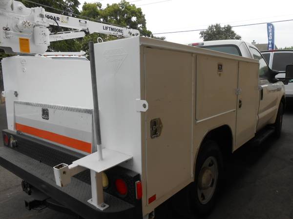 2006 FORD F-250 UTILITY TRUCK WITH LIFT MOORE AUTO CRANE! for sale in Oakdale, CA – photo 4