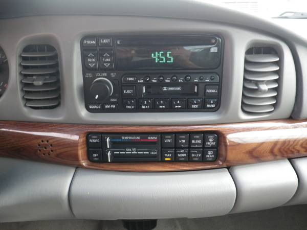 2000 Buick LeSabre Custom. We Can Help You Drive Today! Si Habla!! for sale in WAUKEGAN, IL – photo 13