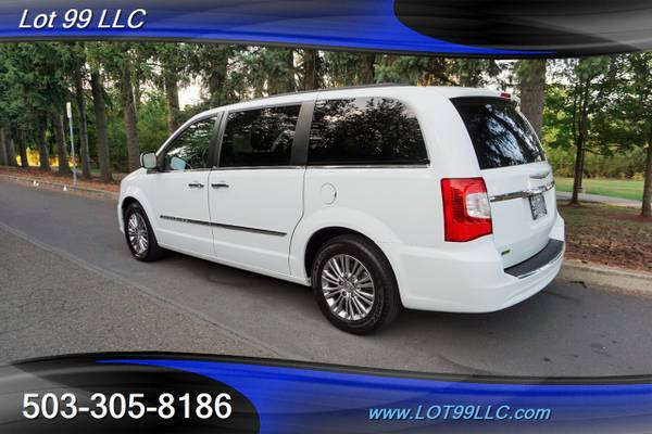 2014 Chrysler Town & Country Touring-L Minivan New Tires Navi Cam Powe for sale in Milwaukie, OR – photo 8