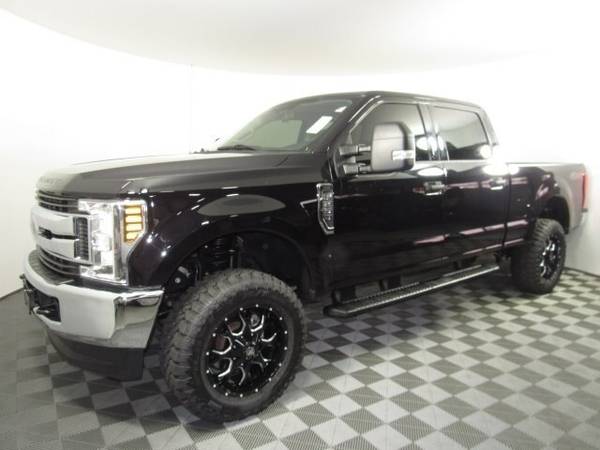💥 2019 FORD F-250 XLT CREW CAB! ** BRAND NEW LIFT, WHEELS, & TIRES 💥 for sale in Kearney, MO – photo 4
