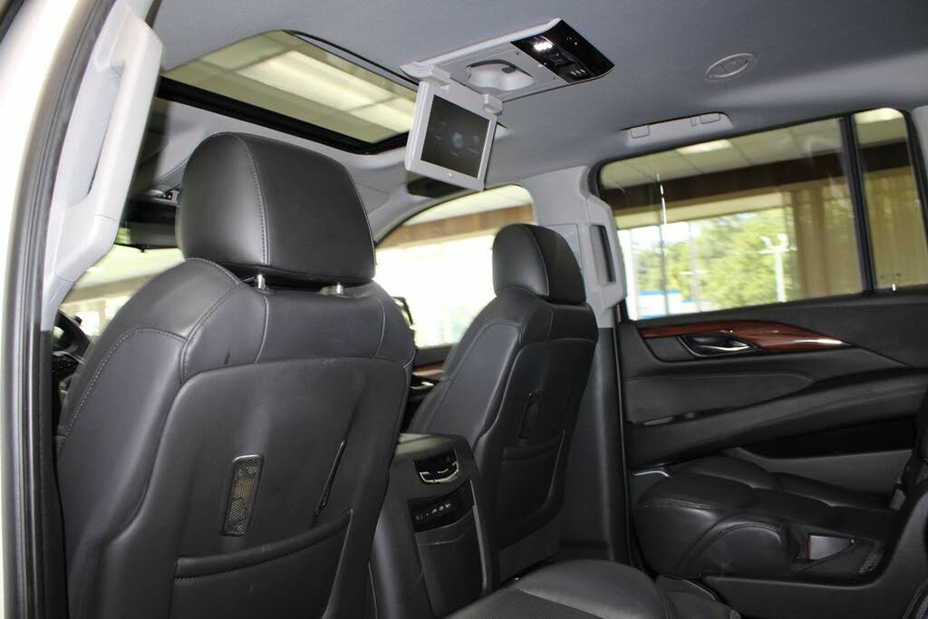 2020 Cadillac Escalade ESV Luxury 4WD for sale in Burbank, IL – photo 33